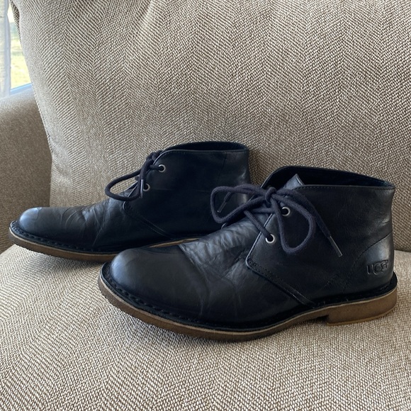 UGG Men’s Leighton Leather Lace Up Chukka Boot W/Gum Sole. Black. Size 8. EUC. - Picture 9 of 13